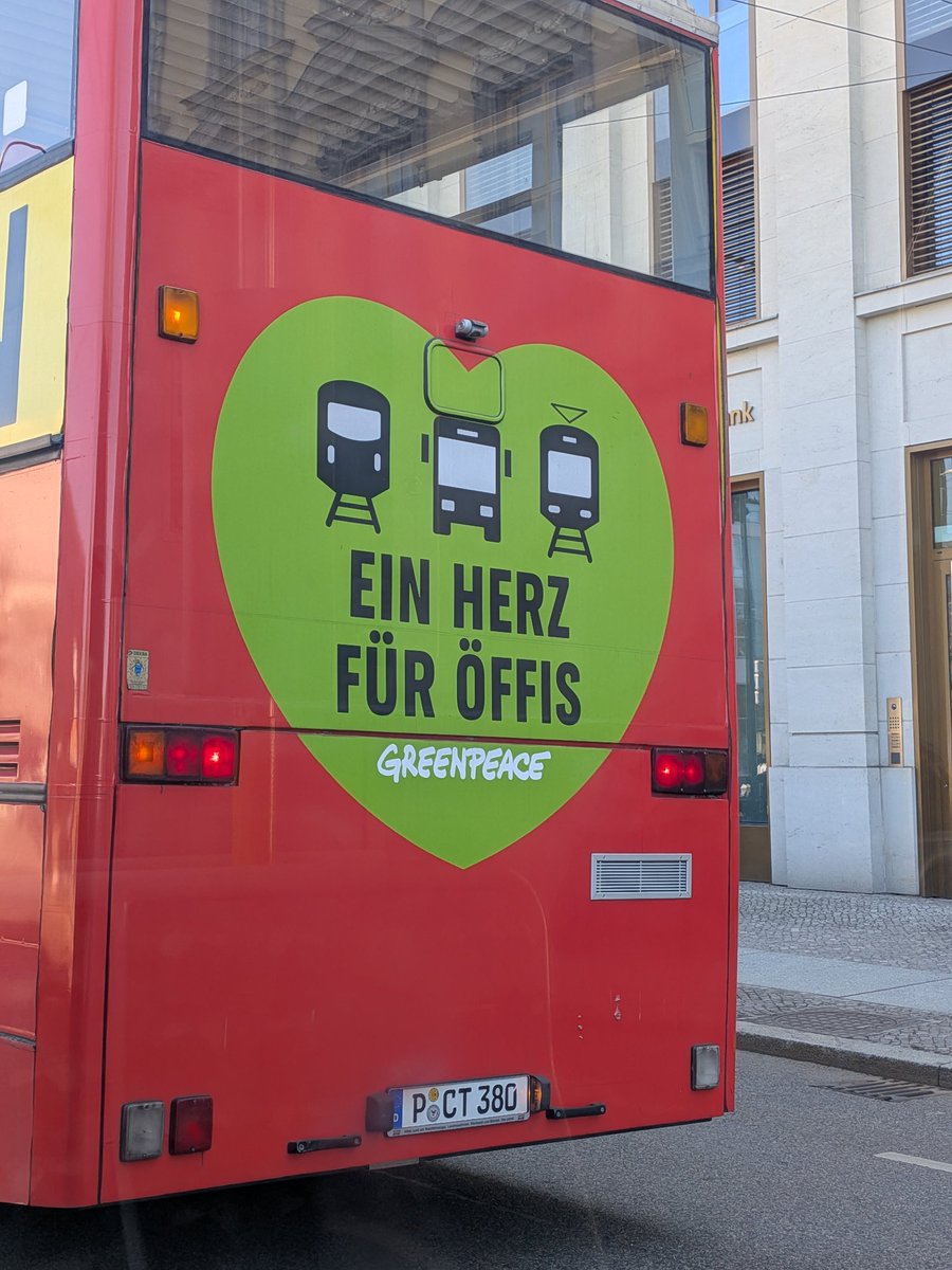 Curbycat_'s tweet photo. Das Universum hat mir diese Werbung geschickt, nachdem ich da gerade über 45 Minuten auf ne Tram warten musste, während ich nach der Arbeit kurz vorm mentalen und körperlichen Zusammenbruch stand 🫩 https://t.co/sPncdlRJRn