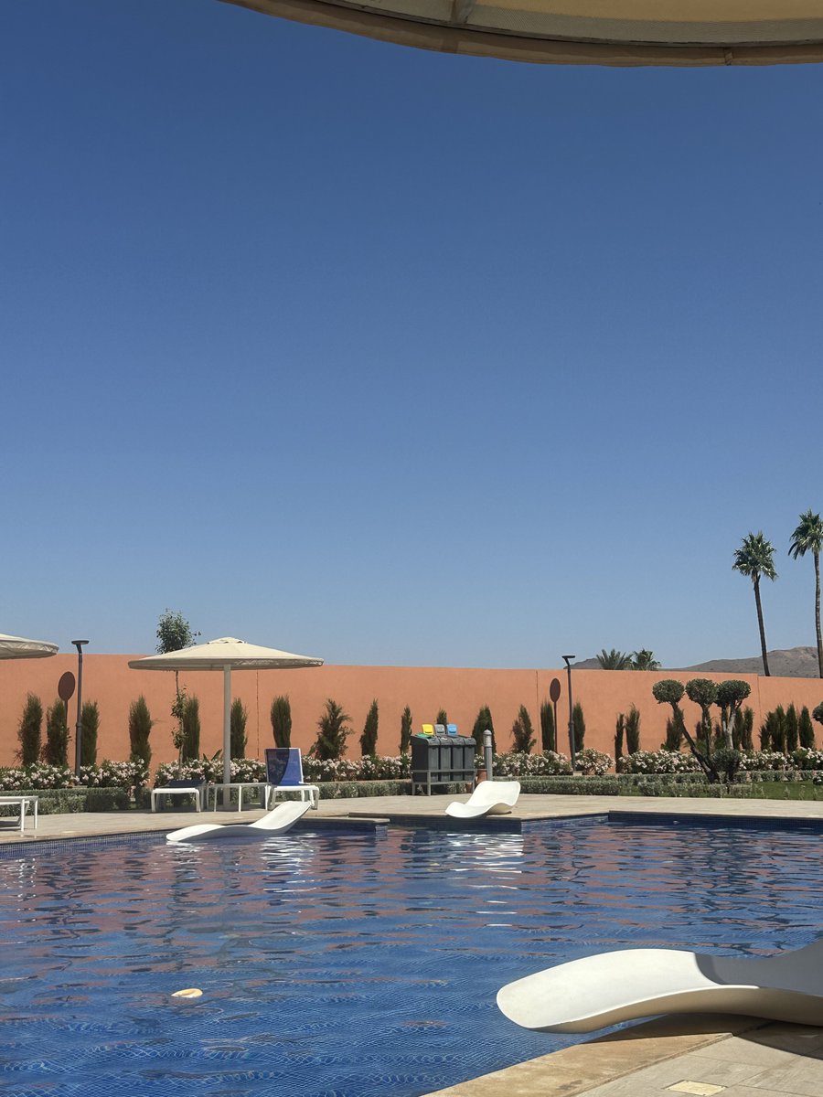 noddingdonkeys's tweet photo. @bbctms 1st day of the test for my last full day in glorious sun in #morroco ….ill try and bring some back on the plane #engvsnz @TheBarmyArmy https://t.co/ae85wf4Tjd