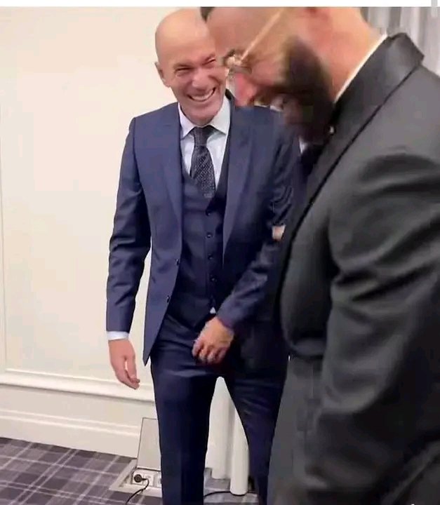 Respect050's tweet photo. @TouchlineX Two France and Real Madrid legends in one picture,,
Legends inspire champions. Champions create history. 🏆🔥 https://t.co/75oNL5BV9H