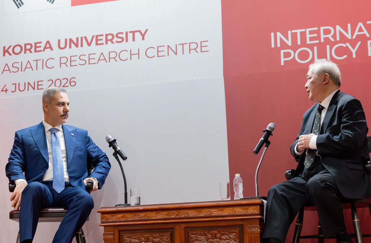 MFATurkiye's tweet photo. Minister of Foreign Affairs @HakanFidan attended the 143rd International Policy Forum hosted by Korea University and delivered remarks, in Seoul. https://t.co/A2lLI0Dpnf