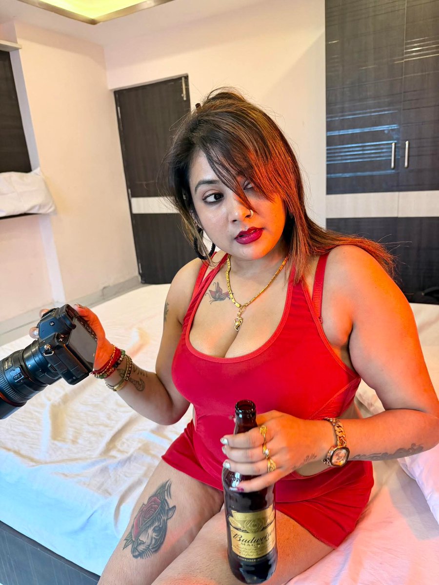 Stephinavicky's tweet photo. Party Karni Hai Toh Aa Jao 🥵🥵💦

Lekin Sirf Party 🫣👙🫦🍒 https://t.co/P5cH2fqbit