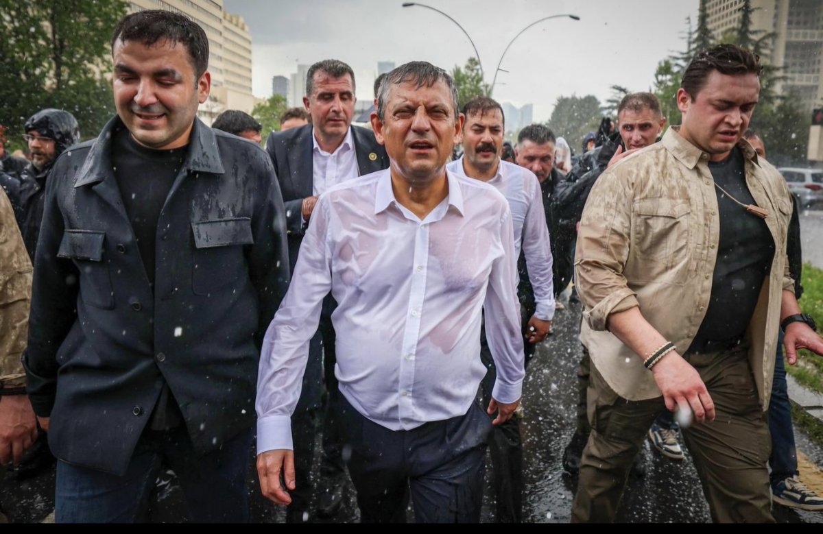 Belars24's tweet photo. @hasan_ercument Asla yalnız yurumeyeceksin... https://t.co/gBx42hnK00