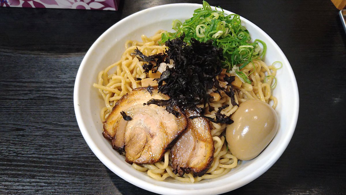 REDZONE434's tweet photo. ゴワゴワ油そば特盛り、味玉トッピングいただきます！ https://t.co/f0iWBkbGGC