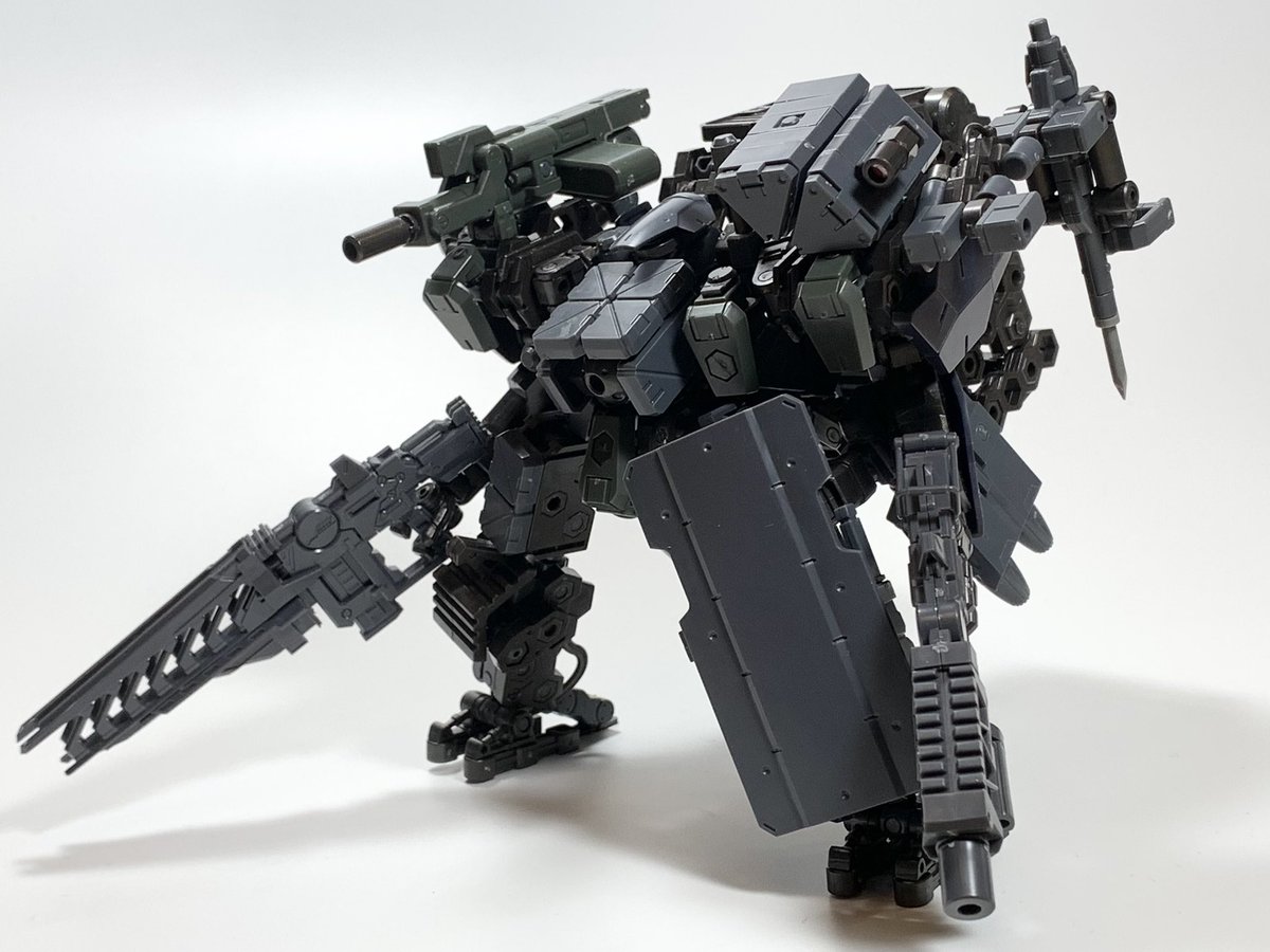 nous0204's tweet photo. #ヘキサギア

上半期作ったヘキサギア

エントリーNo.4
⬣小型 人型ヘキサギア
  《 ダウンバースト Down Burst 》

機体を小型化しつつ、しっかりガバナーを乗せることを目指して組み替えた機体

ボリューミーだけど、バルクアームより一回り小さい٩( 'ω' )و https://t.co/1028fK9N6B