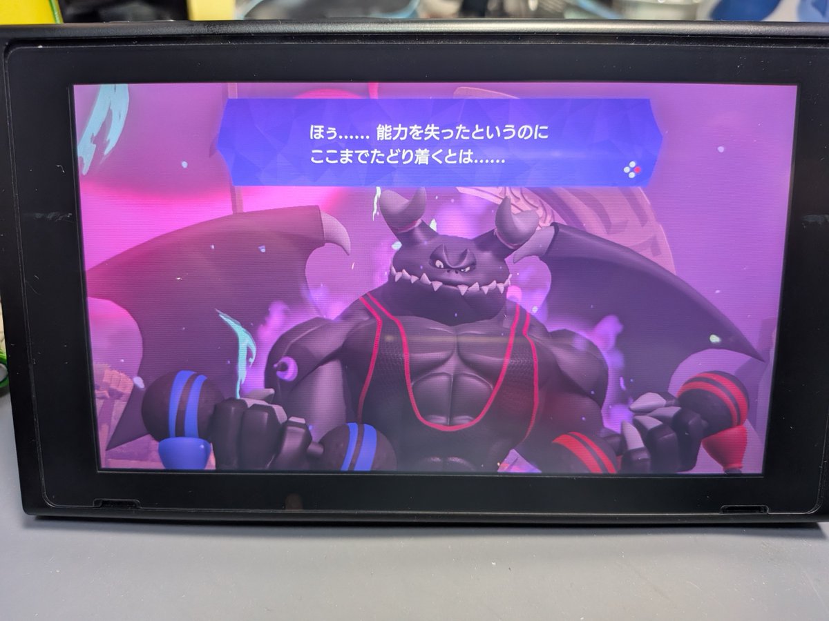 bleblade's tweet photo. バラして電池変えて復活！やったぜ！
電池めっちゃ強力に貼ってあってヤバかった…
グリスは手持ちにあった怪しげので https://t.co/ppRx7yO42K