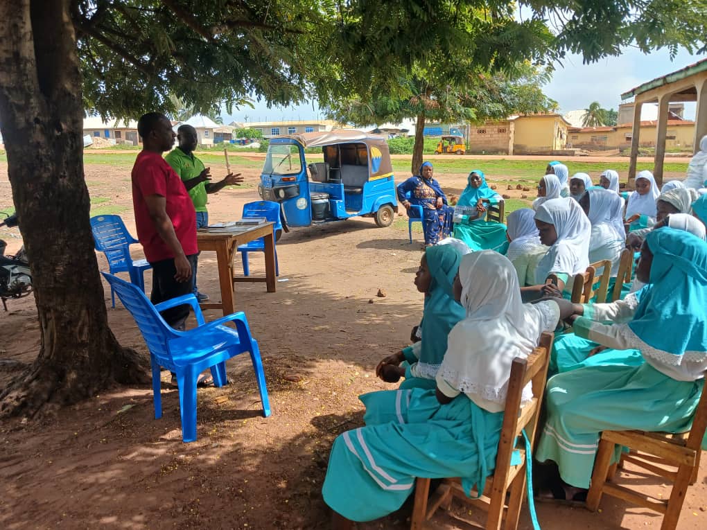 nccegh's tweet photo. The NCCE Wenchi Municipal Office engaged pupils of ASWAQ A, B and C Cluster of Schools on responsible digital citizenship as part of Citizenship Week. Pupils were educated on constitutional values, privacy, misinformation, cyberbullying and responsible online conduct. #NCCE https://t.co/3DIOO7qG26