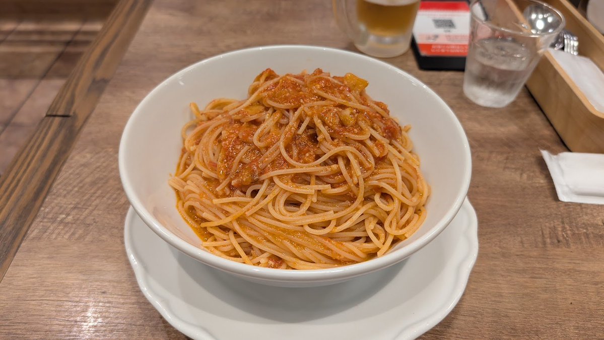 moco_motion's tweet photo. 早速トマニン行ってきた。
ビールも半額時間帯につき。。（今年初アルコールかも）
で、今年もスパークリングワインボトル（750ml）が50円ってのやってて魅力的だが一人では無理だ。。 https://t.co/NKoiOOKFZW