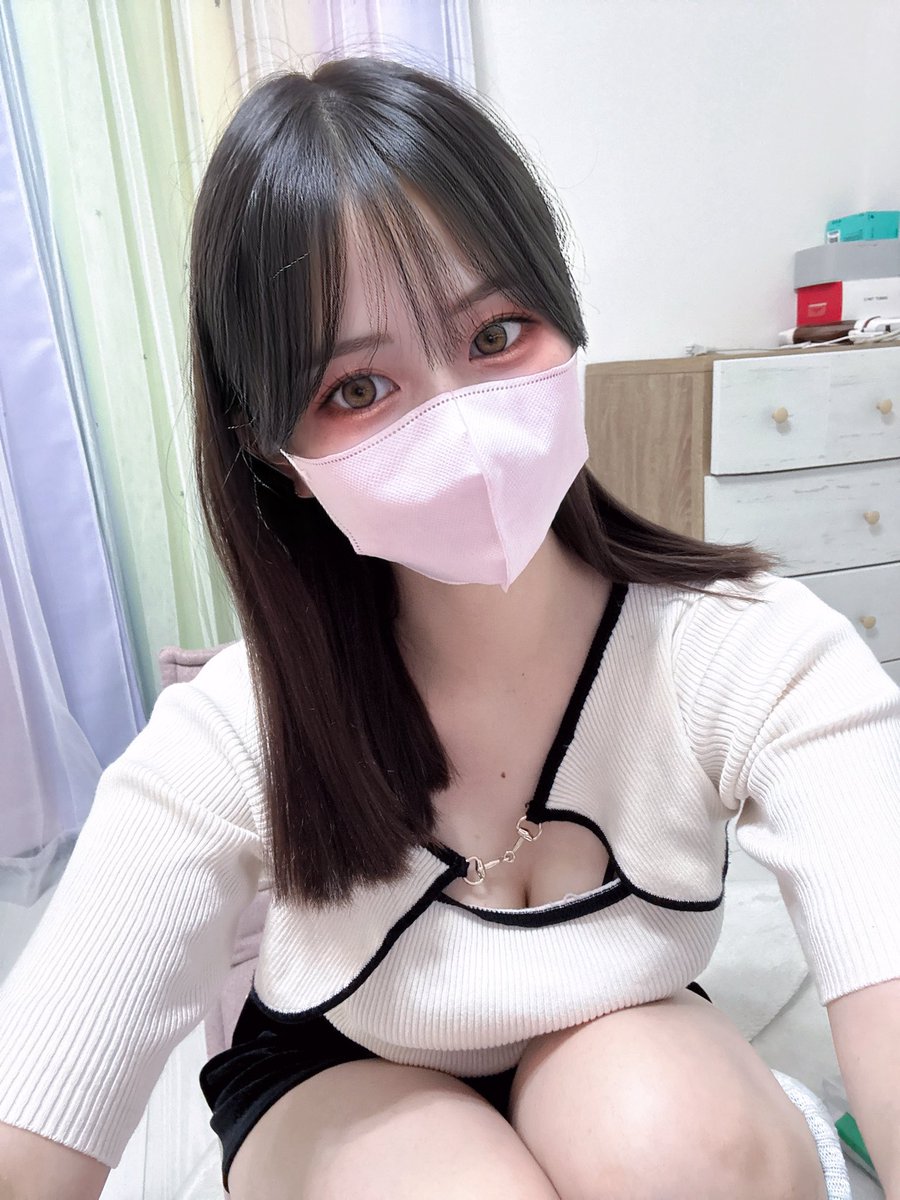 _vYuNav_'s tweet photo. 配信してますっ❤️みてね😻😻 https://t.co/BVycKJya5K