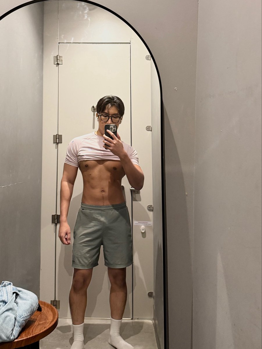 stygianr's tweet photo. idk how u guys gym after work https://t.co/tLJpxqOLn2