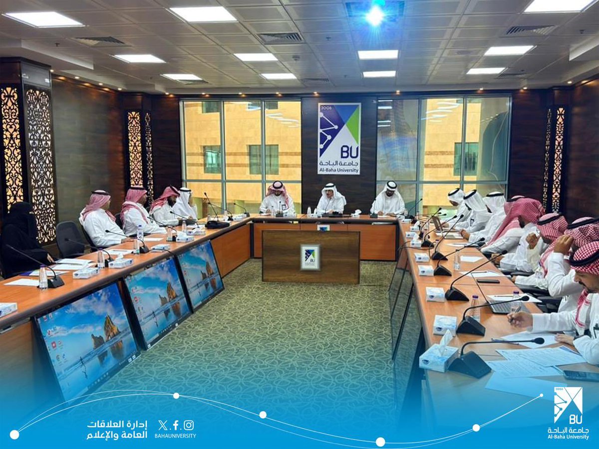 BahaUniversity's tweet photo. #تغطية |
في إطار تفعيل مبادرات «عام الذكاء الاصطناعي 2026»، ودعم مستهدفات رؤية المملكة 2030 في مجالات الذكاء الاصطناعي والتحول الرقمي.
عقدت اللجنة العليا للذكاء الاصطناعي بـ #جامعة_الباحة برئاسة معالي رئيس الجامعة أ.د. عبدالله بن يحيى الحسين، اجتماعاً ناقشت من خلاله عدداً من المبادرات النوعية المرتبطة ببناء القدرات، ونشر الوعي، وتنظيم الفعاليات والبرامج المتخصصة، إلى جانب دعم الجهات المختلفة داخل الجامعة والمنطقة في تبنّي تطبيقات الذكاء الاصطناعي، بما يعزز دور الجامعة الريادي في هذا المجال الحيوي .