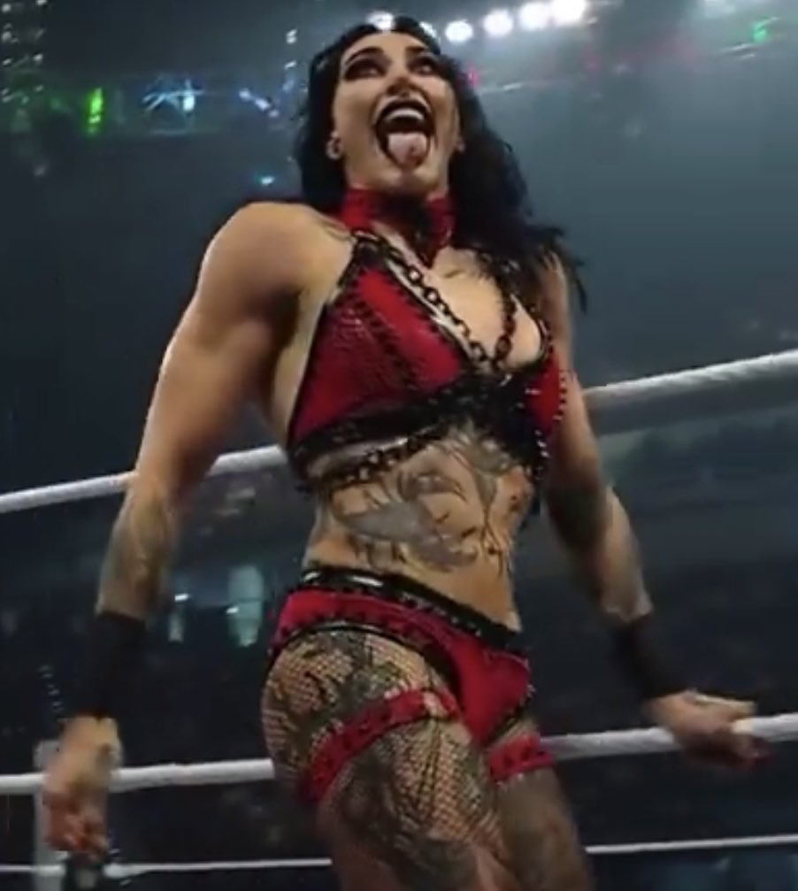 johnna_marie27's tweet photo. This is demon energy 👹❤️👹 https://t.co/zeuKx7YX0s