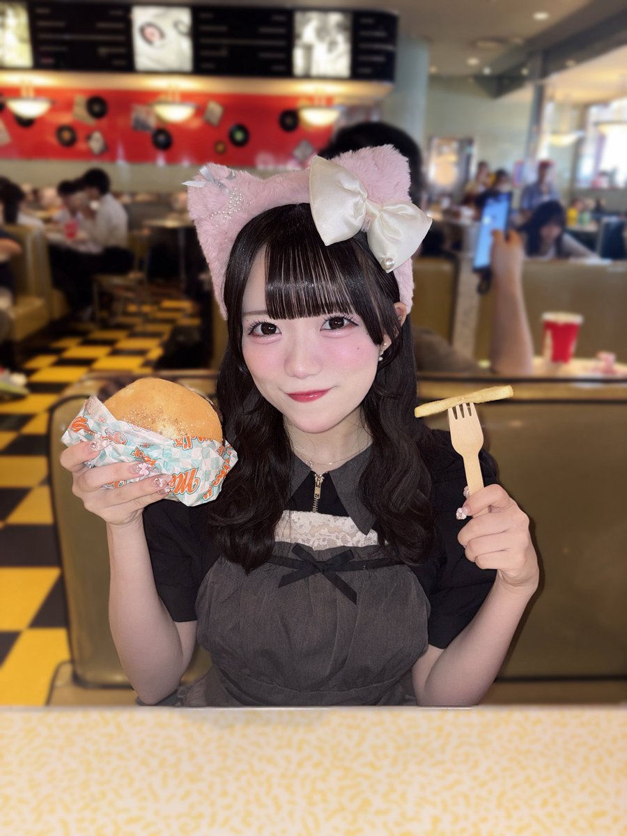 Post by ゆうり@あおぞらをキミに 6/24定期公演📍amHALL on X: もぐもぐ♡