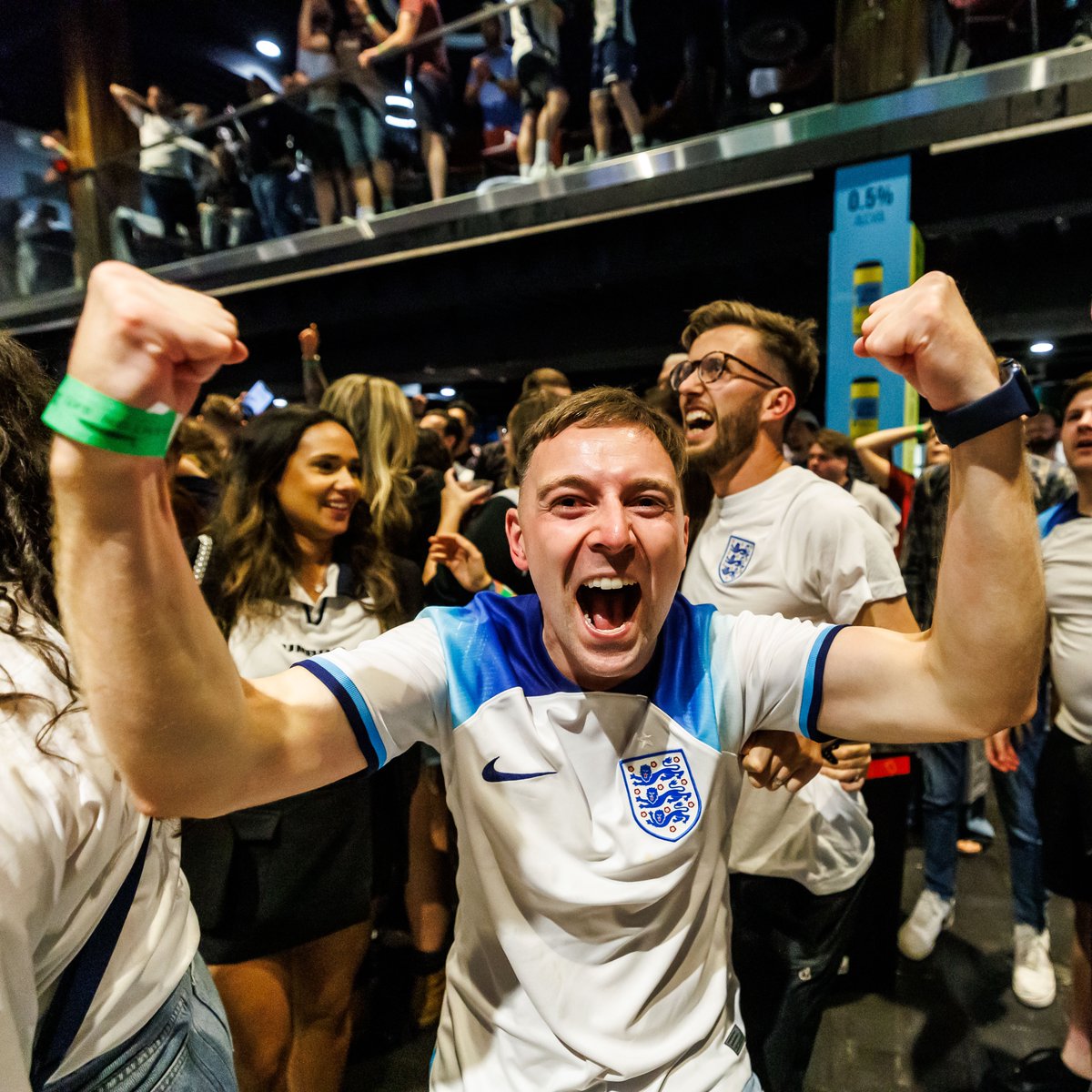 BristolCity's tweet photo. It's less than two weeks 'til England get their World Cup journey underway! 🏴󠁧󠁢󠁥󠁮󠁧󠁿

Watch all the action on a MASSIVE screen at Ashton Gate: 👇
