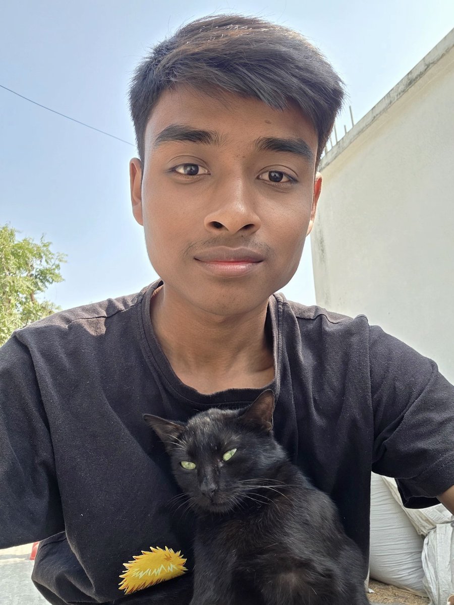 Prodemon21's tweet photo. @HTX_Global Happy Hug your Cat Day 
My Black devil 🐱🐈‍⬛😎

@0xreynox
@blueyes4747

#HTX #HTX_HUG https://t.co/lboVmtpIwd