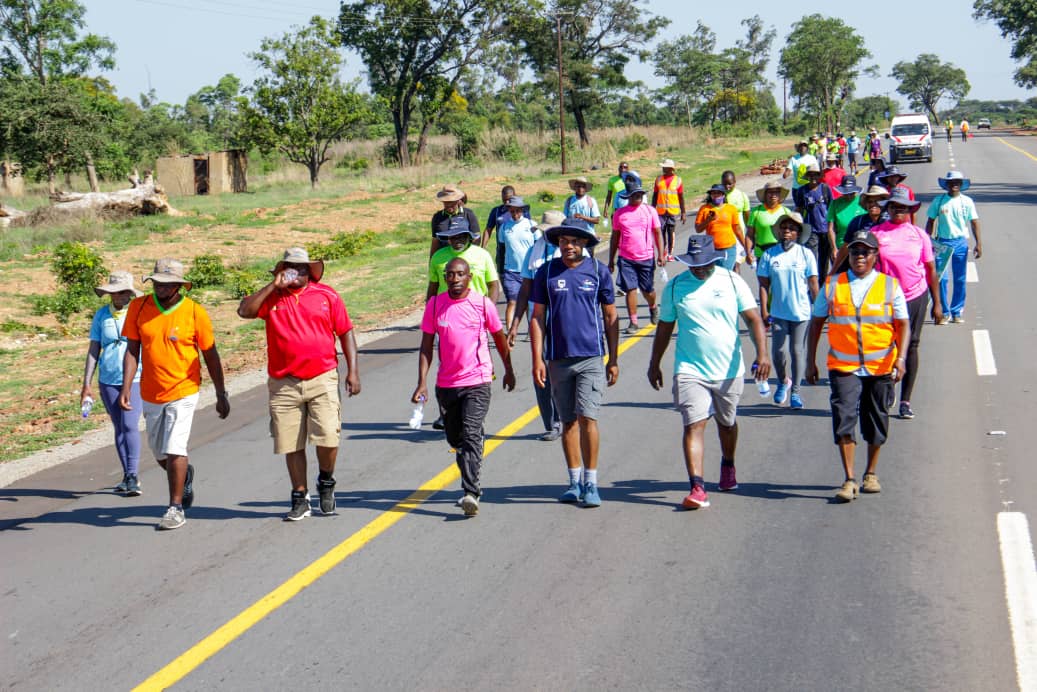 fote_zim's tweet photo. Throw back Thursday 
#PlantATreeToday 
#FOTEwalkathon 
#EcosystemRestoration #BuildingCommunitiesTogether
@forestrycom1
@InnscorAfrica
@StanbicBankZW
@Nyaradzo_Group
@EMAeep
@OldMutualZW
@tanganda_tea
@SeedCoZimbabwe
@WWFZimEarthHour https://t.co/LenqE68UpM