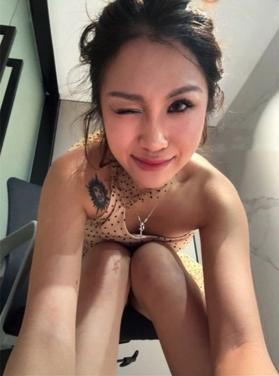 mingwei0670's tweet photo. 西安麻辣烫女孩 其Instagram等社��账号浮出水面 英语老师原来是胯下母狗  ⬇️  ⬇️  ⬇️

#女教师 #反差婊

https://t.co/SmLMd8vfkg https://t.co/jeXEUppjOc