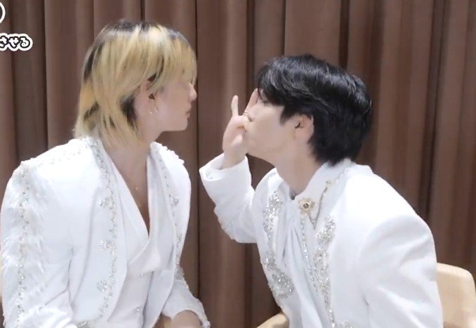 hyunsungluver's tweet photo. hyunsung of the day https://t.co/JzEc7OO7qe