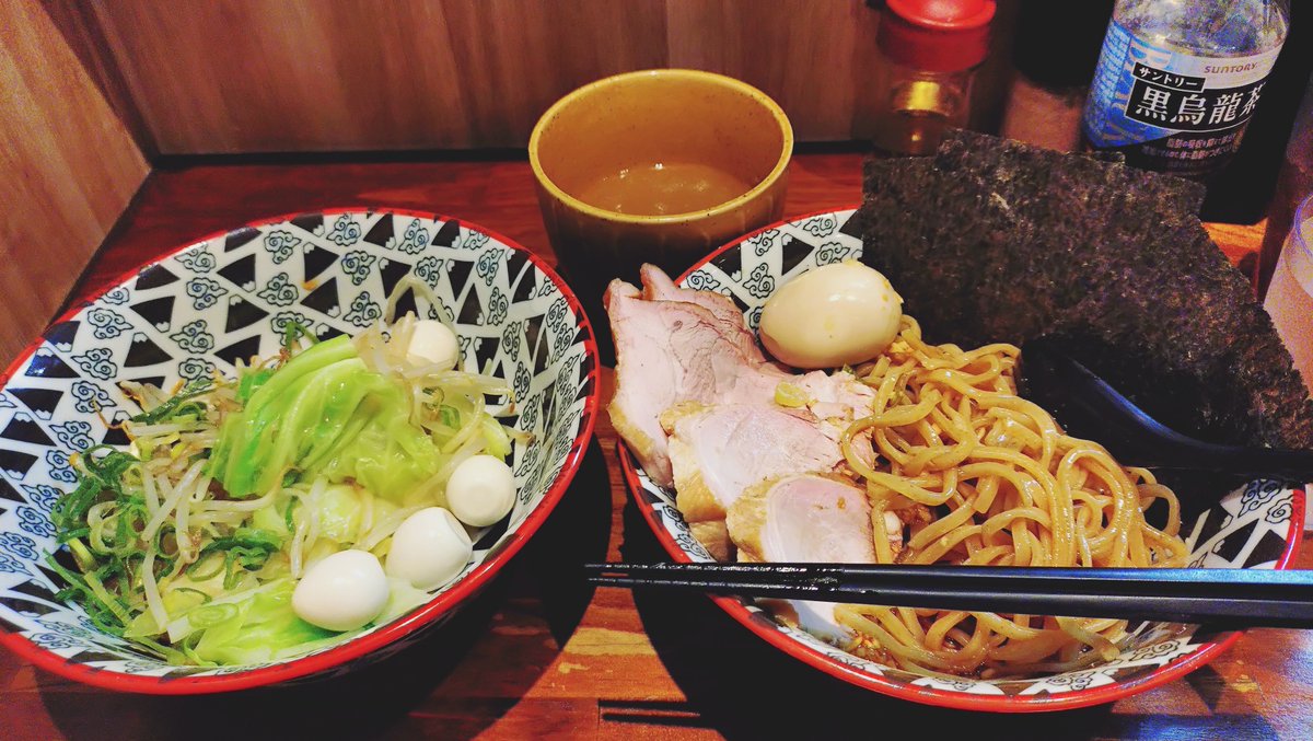 yellow_manager's tweet photo. いんなみ家さん(@innamiyuji0501)
ごま油香るニンニクの油そばスープ付き 麺かちかちのかちまち
いんなみさんちのサラダ 黒色のやつ
( ﾟДﾟ)ちぇすとぉぉぉ!!

#蓮ノ空女学院ニンニクいれますかクラブ
#蓮ノ空女学院ラーメンクラブ
#蓮ノ空女学院家系ラーメンクラブ
#麺カチカチカチョマチチャレンジ https://t.co/tcQZzBcpWH