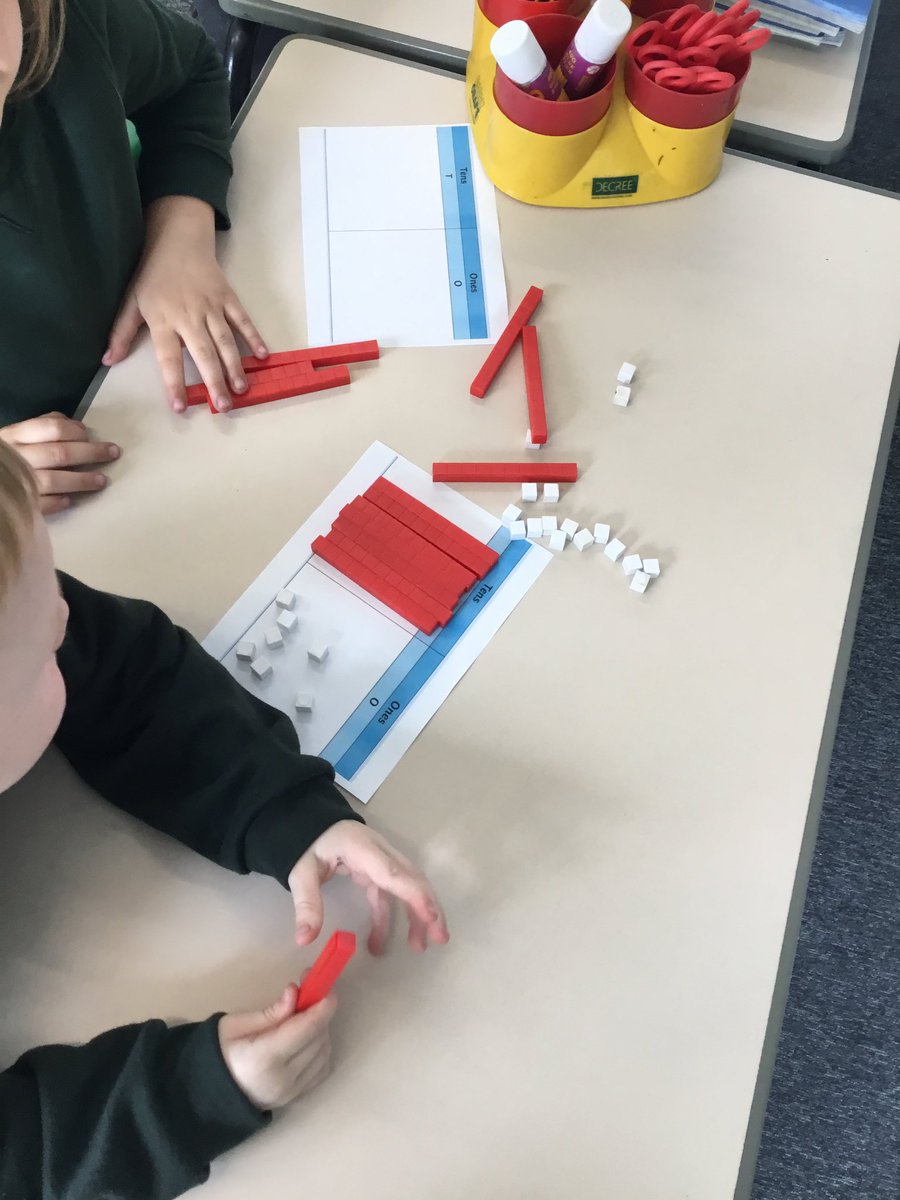 BentleyWestWS2's tweet photo. Year 1 have moved on to place value to 100. Today we have been partitioning numbers into tens and ones using the dienes. #BWMaths https://t.co/mZhAZROotq