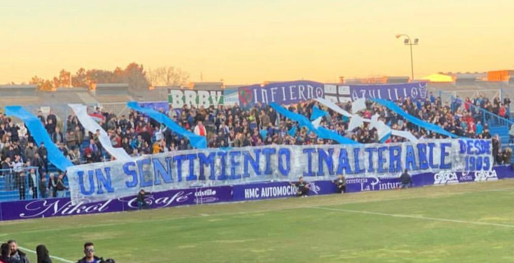 DavidLinares87's tweet photo. Hemos vivido hipnotizados mucho tiempo… es el momento de levantarse.
O vamos tod@s a una o luego será tarde.

Recordad que a Linares lo defiende Linares. 
Solos contra todos, como siempre. https://t.co/e3ObASMESX