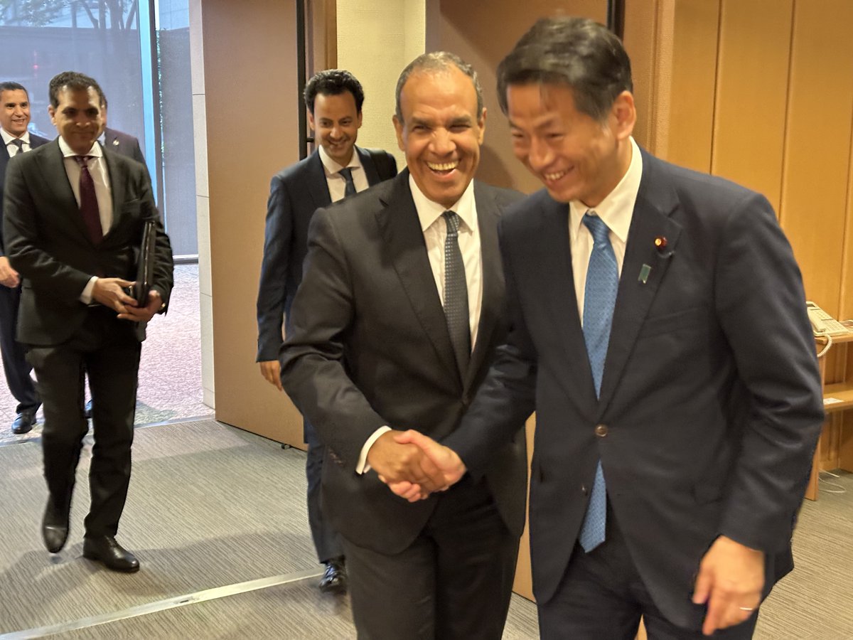 meti_NIPPON's tweet photo. 山田副大臣は、エジプト・アラブ共和国のバドル・アブデルアーティー・エジプト外務・国際協力・国外移住者大臣と会談。両国の経済協力関係強化に向け、意見交換を行いました。 https://t.co/XNIpv3xr3Z