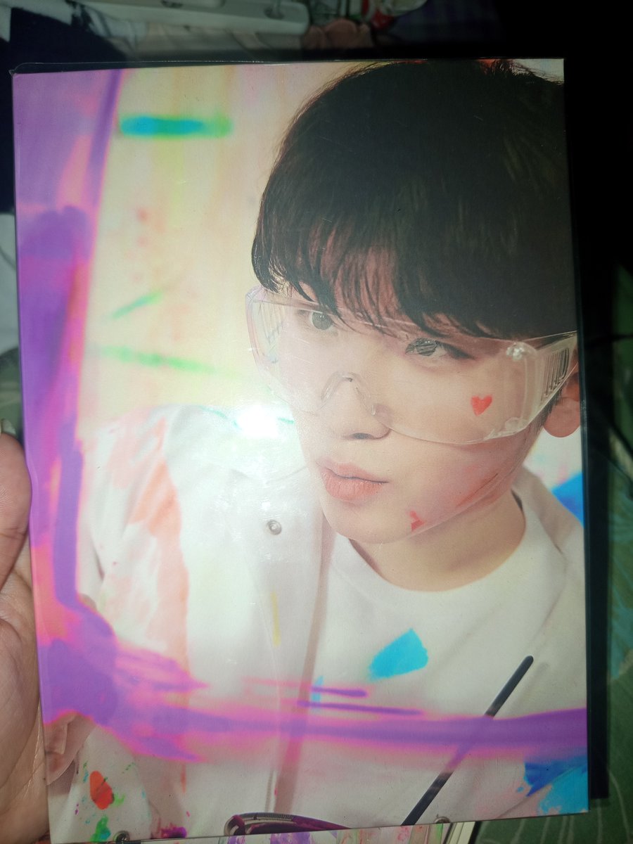 leeholicz's tweet photo. hello caratzens baka may want sainyo ng seventeen carat version all inclusions naman siya except random pcs hehehe in good condition naman. bilhin niyo na PLSSSS 🥹🙏🏻 https://t.co/4uZLtbsNFN