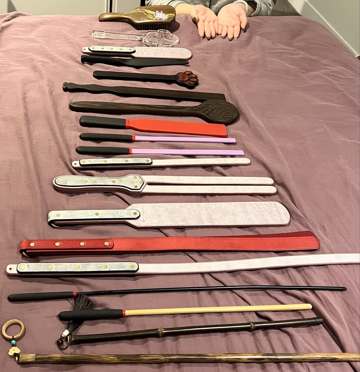 Sora3557's tweet photo. 得了一种听到小猫叫老公会心软的病😇

#spanking #小圈
#bdsmِ #实践日记 https://t.co/Iu6Z78xFhJ