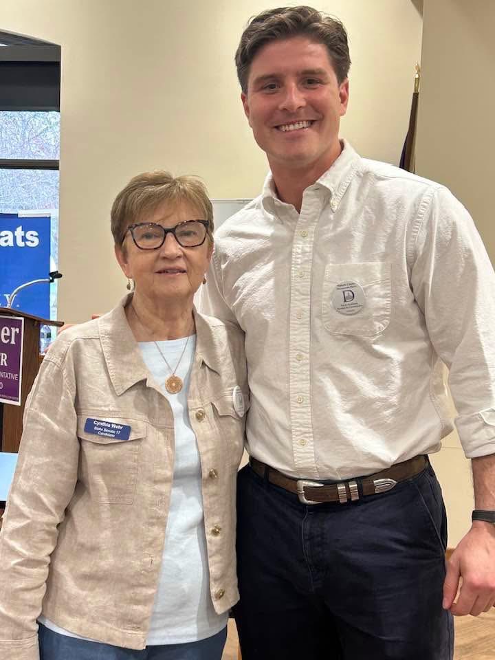 PepperForIN50's tweet photo. @Huntington_YR @MaxForIndiana @BeauBayh These are the crowd, guys. 

Did you invite women or are they just terrified of you? 

Come on out #INHD50 and #INSD17! We let in women, men, Dems, Repubs, and everyone else! https://t.co/2GTXhj0lq2
