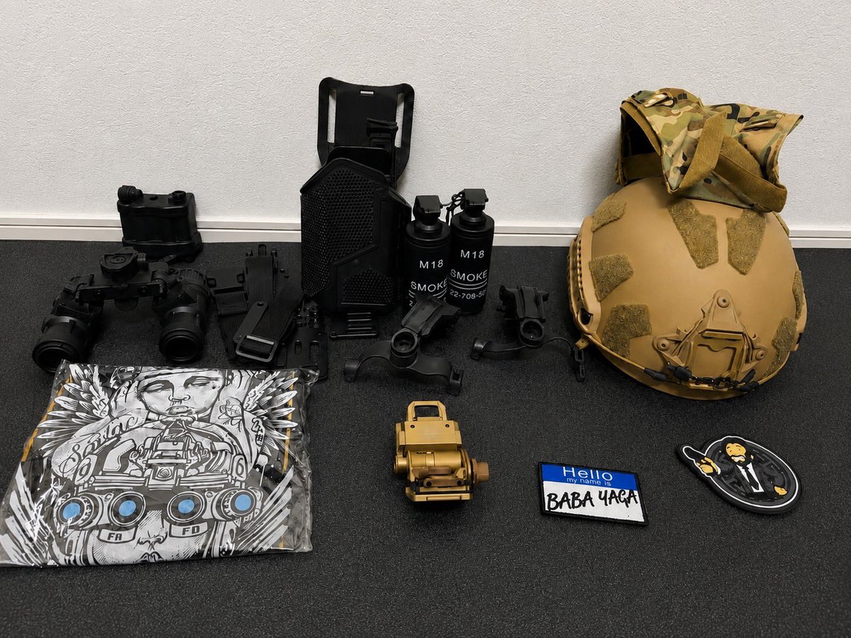 httpsmob108's tweet photo. 📦アリエクから軍拡品着弾！

ナイトビジョン周りやヘルメット関連の小物が一気に到着🔥

早速セットアップ開始😎
こうやって装備を並べる時間も楽しい。

早速セットアップしていくぞ🔥

#サバゲー #ミリタリー #軍拡 https://t.co/bLUFklWx49