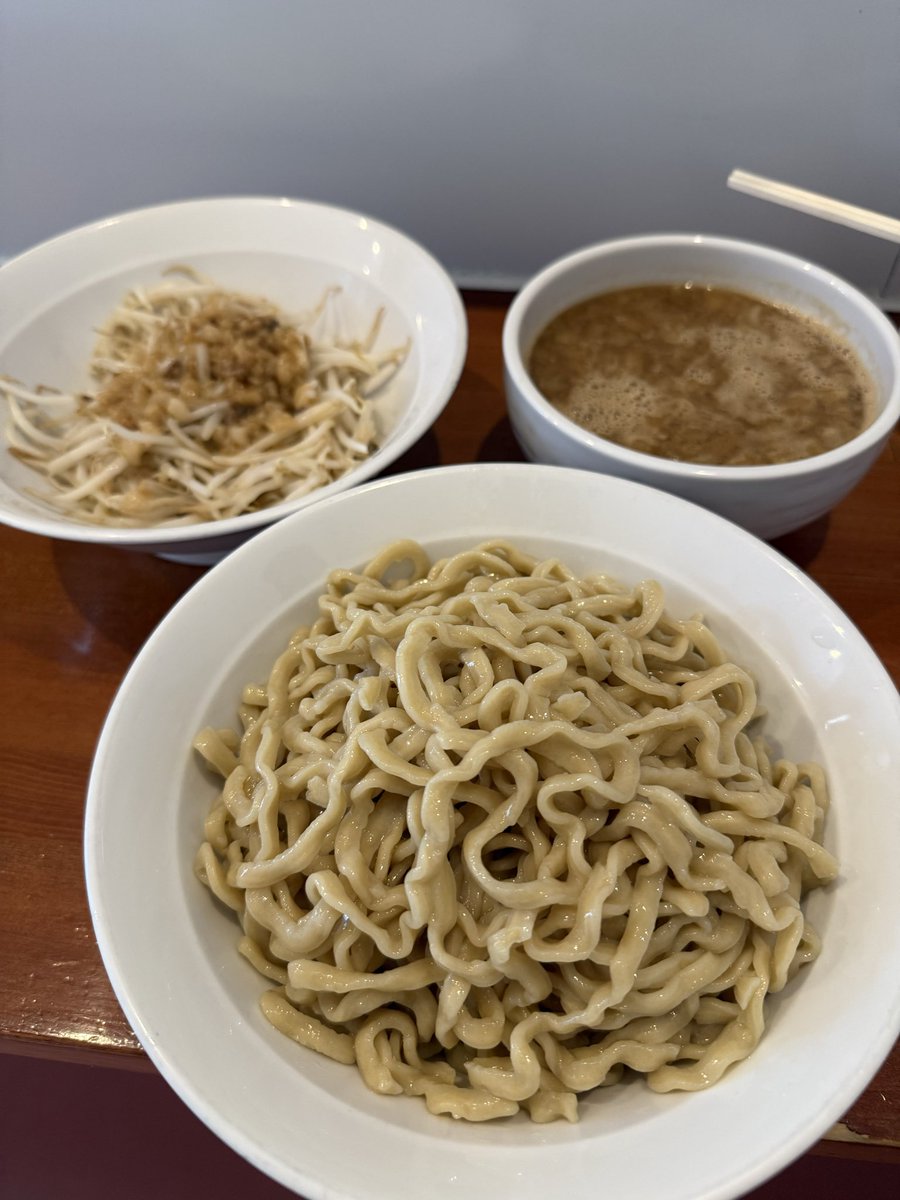 ling_kai0718's tweet photo. LINGKAI女川さん

つけ麺400 野菜
久々のつけめーん！
たいちくんがキュッと締めてくれた麺をアツアツスープと共に
油と醤油をかけていただいた野菜も激ウマでした✨️
ご馳走様でした😋 https://t.co/ftvifUOojx