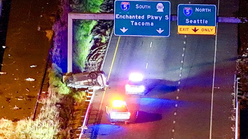 olenhogenson's tweet photo. The WSP confirms this is a fatal investigation. Troopers say they were attempting to pull over the driver on Hwy 18 when the driver hit a guardrail and the car rolled. Several people were ejected from the car. Federal Way PD is taking over the investigation due to WSP involvement https://t.co/o6JKltepas