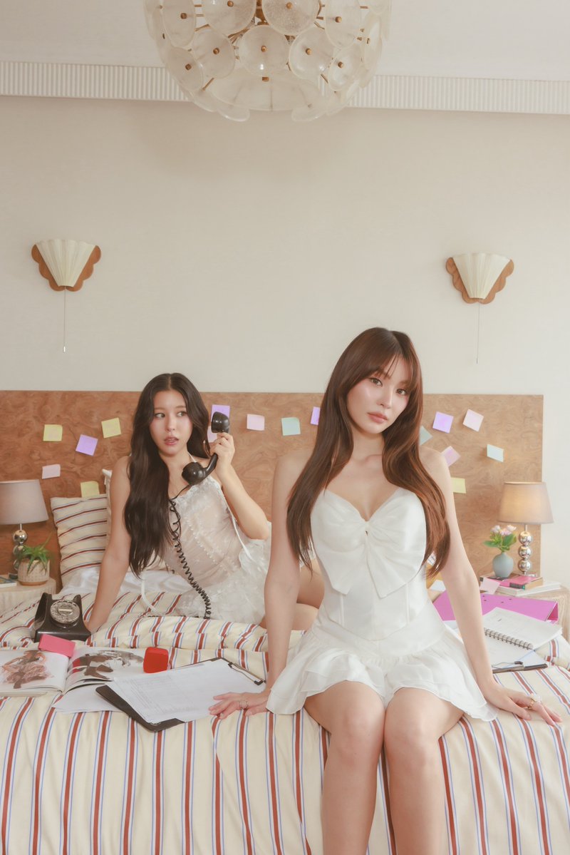 EWB_Series's tweet photo. PHOTO BEHIND THE SCENES 
#ไม่ชอบเลยที่ชอบเธอMV 🫧🎀✨

ไม่ชอบเลยที่ชอบเธอ (I don’t like that I like you) Ost.ลัลล์ไม่ชอบไวน์ - Kapook, Ciize
MV OUT NOW! 🔗 https://t.co/PV80B9qXXg

📲 รับชมซีรีส์ #EnemiesWithBenefits ย้อนหลังได้ที่แอป oneD https://t.co/Pbi4hiAJfL https://t.co/ILd8VoltAx