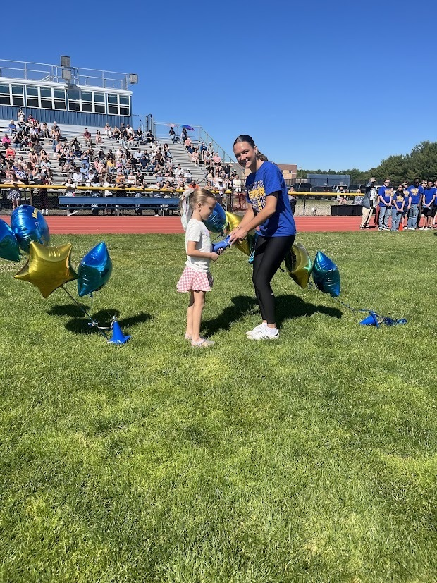MTSDnews's tweet photo. On the same field where they will soon graduate, members of the Class of 2026 passed the torch to the Class of 2038 one student at a time. Read more about the student-led tradition connecting the district's oldest and youngest learners at https://t.co/SVkGebC16H. https://t.co/AAVttFkknF