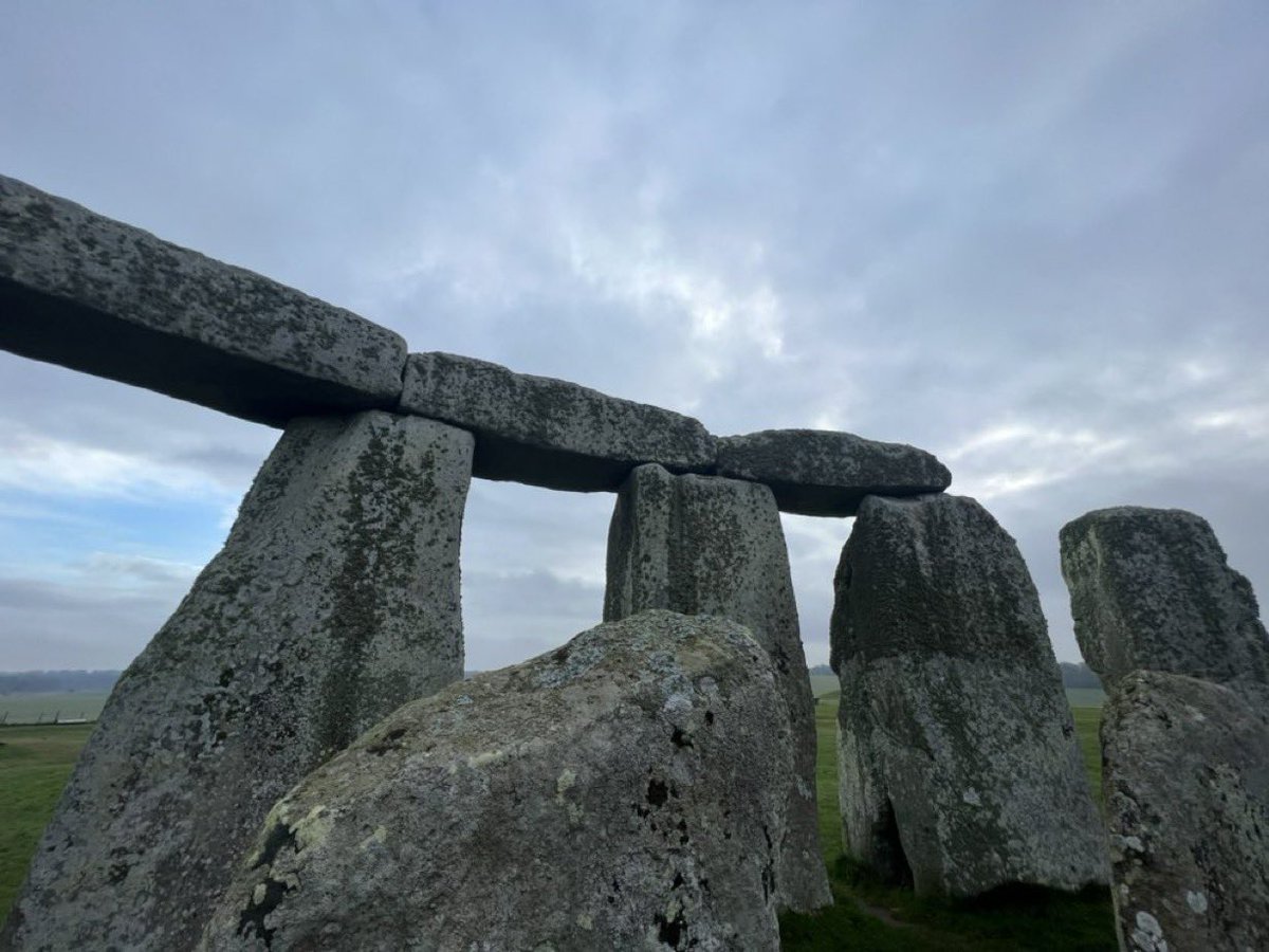 ST0NEHENGE's tweet photo. Sunrise at Stonehenge today (4th June) was at 4.55am, sunset is at 9.15pm ☁️ https://t.co/UjR2rQdetD