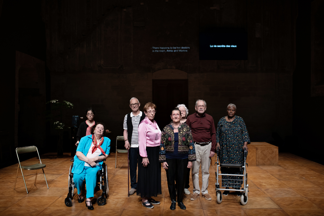centrodramatico's tweet photo. 🕰️ ¿El deseo tiene edad?

‘La vie secrète des vieux’, de Mohamed El Khatib, pone en escena algo que pocas veces vemos representado: deseo, intimidad y vida afectiva en la vejez.

🗓️ 4–7 JUN
📍 Teatro María Guerrero
🔗 https://t.co/AcKHlym8HW https://t.co/d87Dt3the1