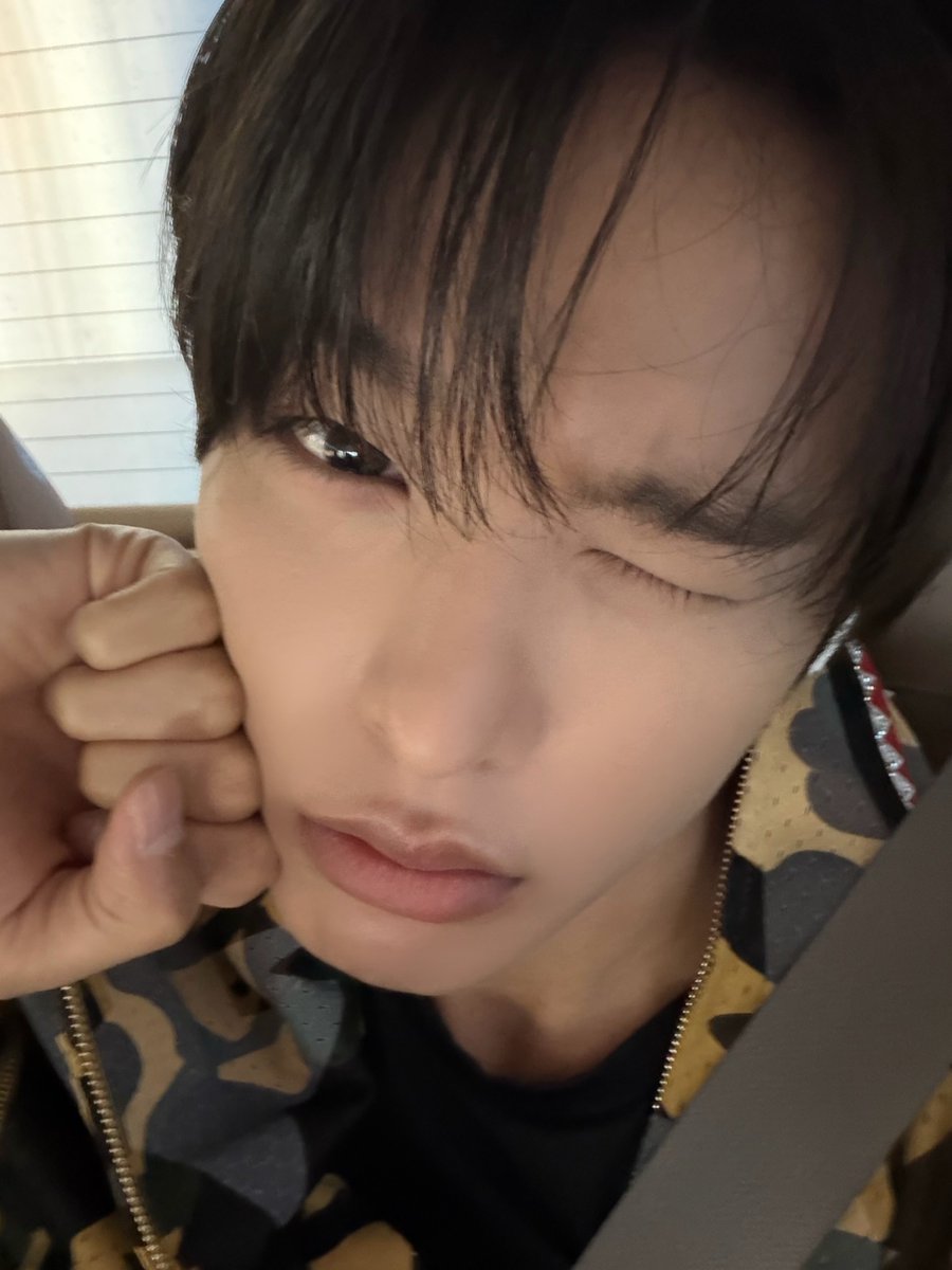 surfku's tweet photo. 초기요미 볼찌방쿠잉셀카와 함께  “애교쟁이 등장“..
그만귀여워 제발 😭😭😭😭😭 https://t.co/cmrMo7AzDM