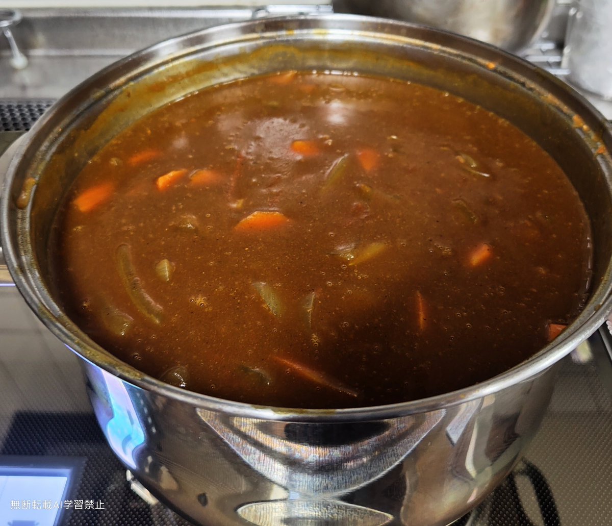 alpharing_77's tweet photo. あ、カレー上げるの忘れてた。5㍑鍋で炊くので明日も🍛明後日も🍛明々後日も🍛です😂😂😂 https://t.co/JwBVARC09q