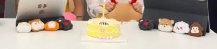 pie_803's tweet photo. 온꼬미즈 새 엠디겠지...빤히... https://t.co/eksTmqGpAM