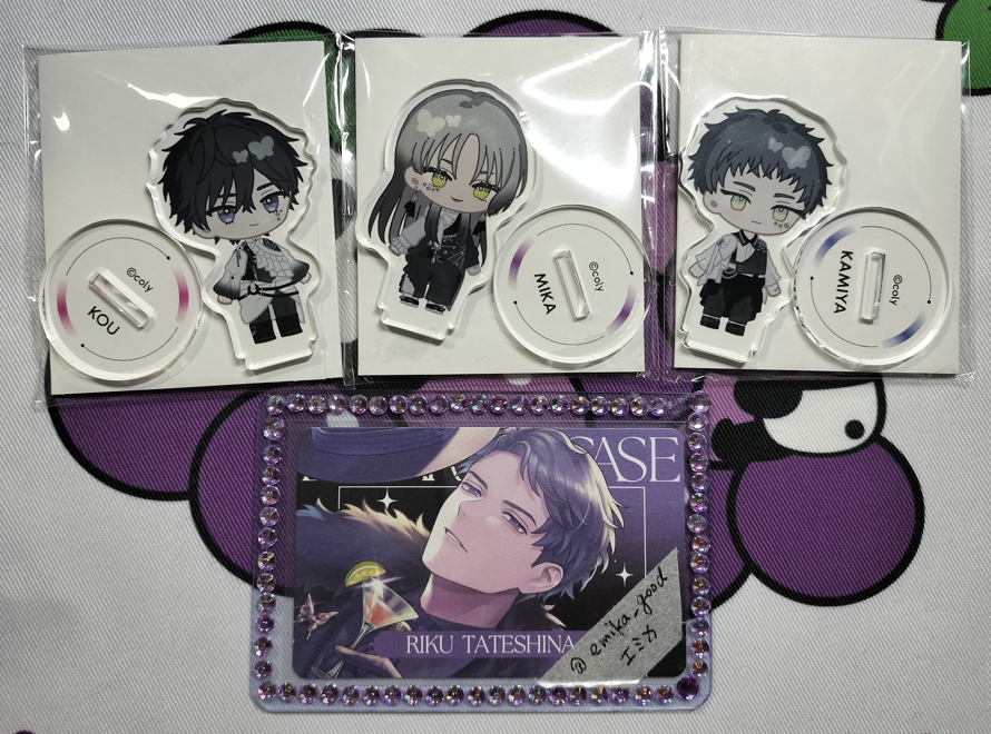 emika_good's tweet photo. 【交換】ブレイクマイケース　ブレマイ　2周年

ミニアクスタ
譲）☆綾戸、御門、神家
求）立科
綾戸はできれば他とまとめて2～希望

クリア色紙
譲）新開
求）立科

郵送希望。

ご質問だけでもお気軽にどうぞ
よろしくお願いいたします。 https://t.co/hPcsHFoVs5