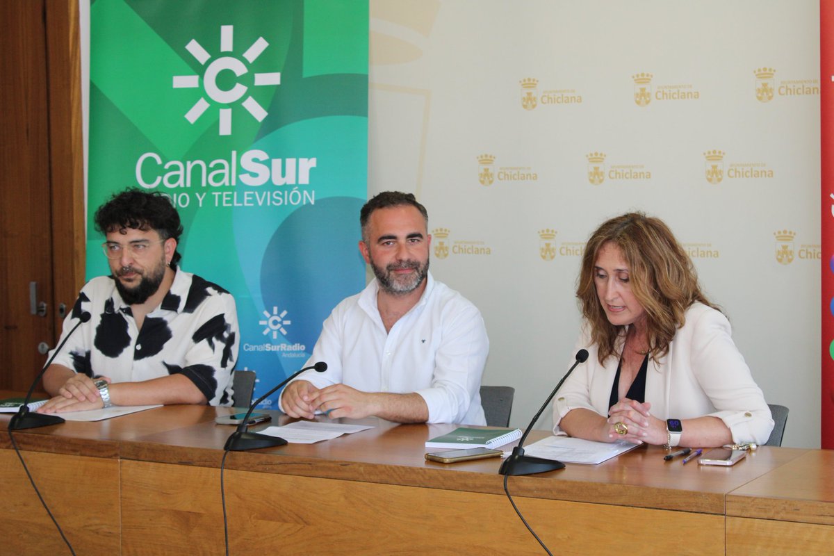 ayto_chiclana's tweet photo. 🎥 Canal Sur colaborará por primera vez en la difusión del VI Chicharrón Film Festival 

👉 Dentro del palmarés oficial del festival, se entregará el Premio a la Creación Audiovisual Andaluza al mejor corto en esta categoría

📌 Toda la información aquí ⬇️
https://t.co/tyQNzyOjwG https://t.co/06esWSkKQE