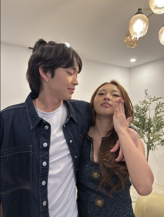 VivaOnePH's tweet photo. Bakit ka naman nanggigil sa pisngi ni Angela, Rabin? At bakit naman ang cute n’yo masyado?

RABGEL4NTHOLOGY USMAYBE 
#RABGELUsMaybe https://t.co/9ZhAZnqxEr