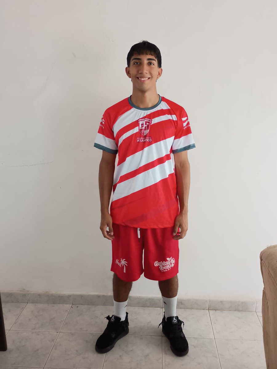 DeviaCamacho's tweet photo. Maximiliano Peña, un joven barranquillero del barrio las estrellas, hizo sus primeros entrenamientos de boxeo en el programa Boxeo Al Parque.
Apoyado por @TecnoglassSA y la @SecdeportesBAQ 
Hoy forma parte de la selección Atlántico @inder_atlantico participará en el campeonato nacional en Santa Marta.
Éxitos Campeón