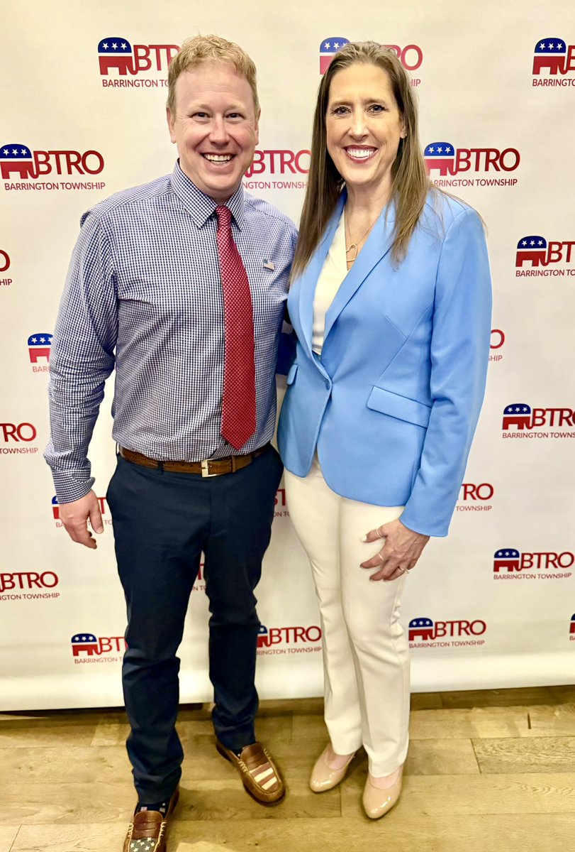 tryii's tweet photo. Oh what a night! Another great sold out event for Barrington Township Republican Organization. We are behind Jennifer Davis 100% and fully endorse her to be the next Congresswoman in Illinois’ 8th Congressional District! 🇺🇸 https://t.co/colpueIOmM