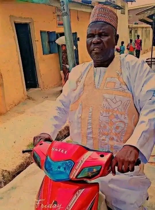 Proud_Aboki's tweet photo. Innalillahi wa’ina ilaihirrajiun 

Alaramma Malam Kabiru, Gwanin Al Qur'ani, Ya Koyar Da Dubban Al’umma Annabi, 

Allah Yayi Masa Rasuwà Yau Al-Hamis, Za’ayi Jana’iza Karfe 2:00 Na Rana A Gyadi Court Road Layin Danfillo Islamiyya.

Muna Addu’a Ubangiji Allah ya jiqansa da Rahma https://t.co/nFVYpRkO4X