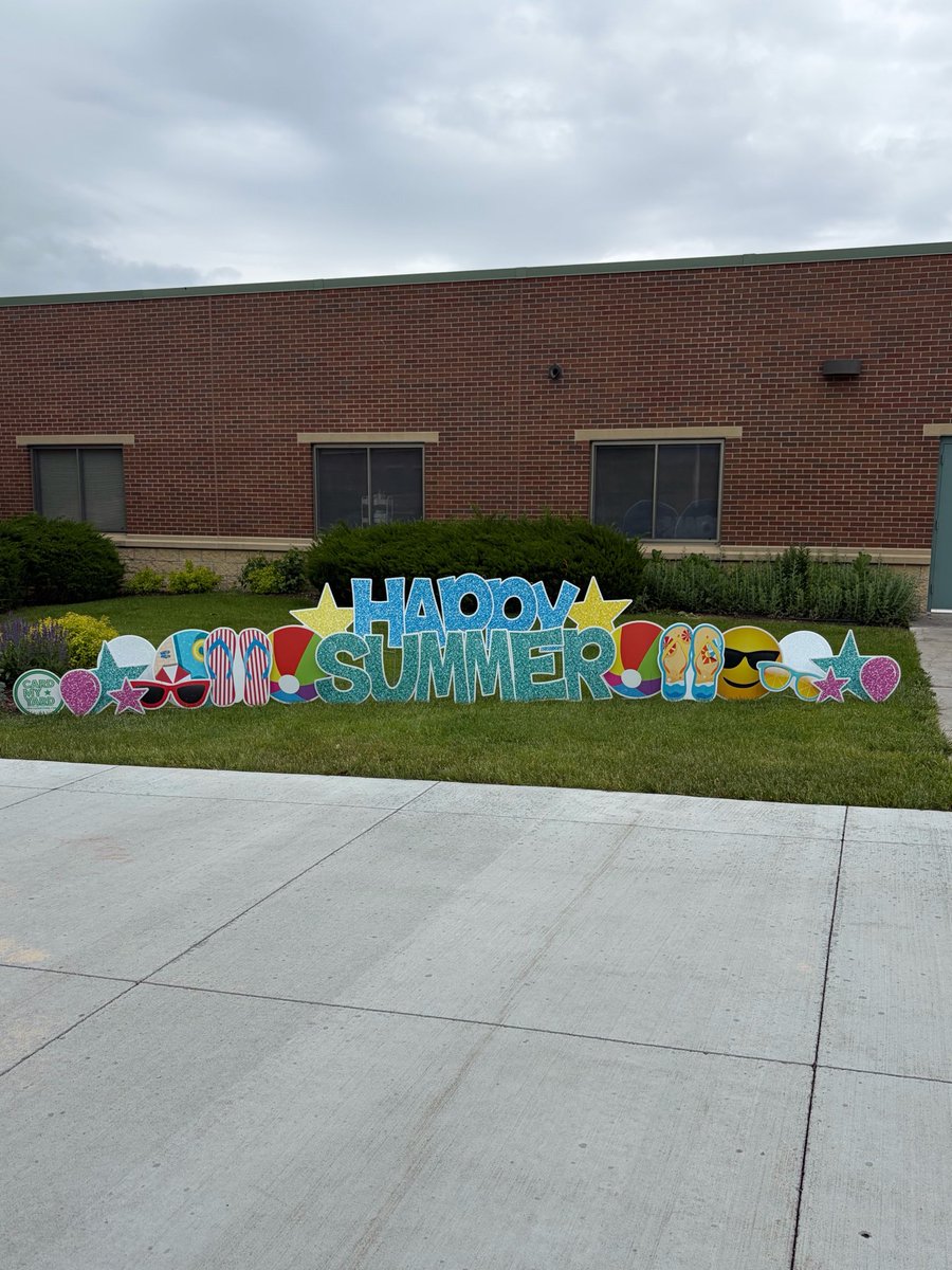 TravisLightle's tweet photo. Another school year wraps up. Thanks to all of our amazing staff who worked tirelessly throughout the year for our students. Enjoy some time off. https://t.co/3Xvl8oksK2