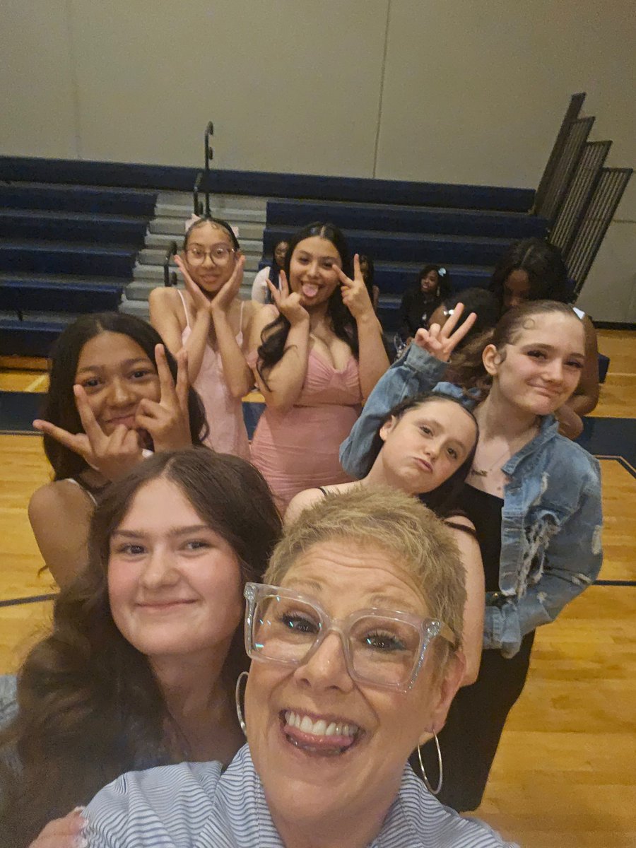 Lange Middle School tweet media