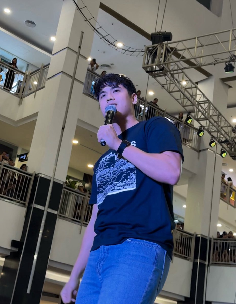 emiliobuddies_'s tweet photo. Who’s excited for Mookie? 👀

#EmilioDaez l Tayo Sa Wakas Mall Show ✨ https://t.co/MkiIQ2Lscs