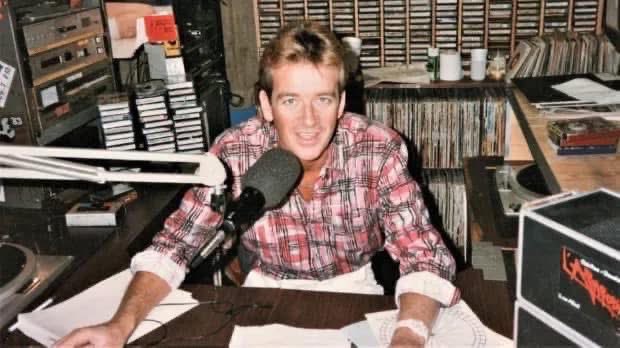 vagonalt's tweet photo. So honored to share the same birthday date with awesome radio DJ Richard Blade. Happy Birthday Richard! #elvagonalternativo #happybirthday #birthday #RichardBlade @richardblade https://t.co/5wL0obgMy6