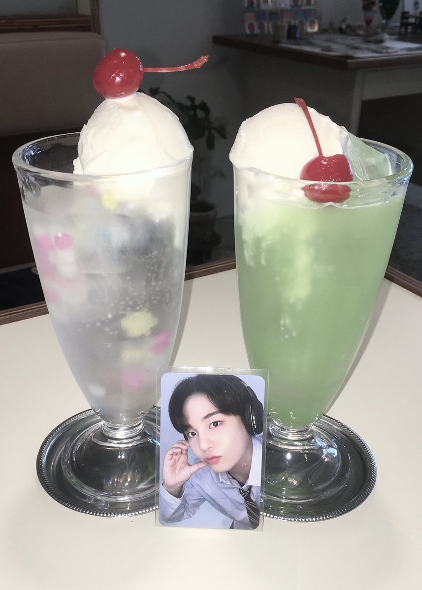 jjongmeme's tweet photo. 너무 더울 땐 메론소다를 꼭 마셔줘야해 𖠚ᐝ https://t.co/2jzI3iFNGz