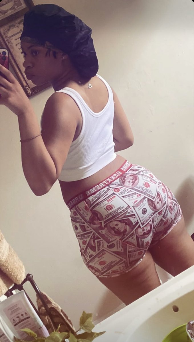 yourfavthickbih💋 tweet media